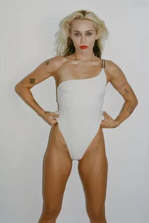 Miley Cyrus OnlyFans Leaked Free Thumbnail Picture - #xYzSySXrp4