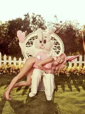 Miley Cyrus OnlyFans Leaked Free Thumbnail Picture - #xkO4NpYX7q