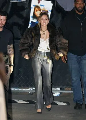 Miley Cyrus OnlyFans Leaked Free Thumbnail Picture - #xnnRh2Sqz9