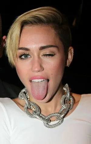 Miley Cyrus OnlyFans Leaked Free Thumbnail Picture - #yVmxQ7ON3C