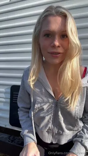 Miley OnlyFans Leaked Free Thumbnail Picture - #CNbZJM2hGi