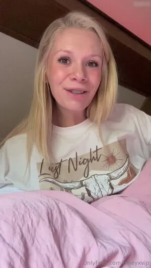 Miley OnlyFans Leaked Free Thumbnail Picture - #ODLL2ulQNo