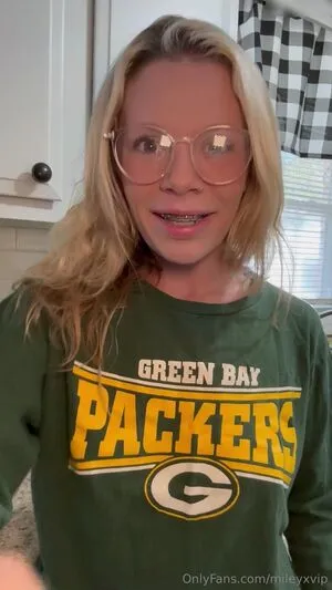 Miley OnlyFans Leaked Free Thumbnail Picture - #PrShApsSNw