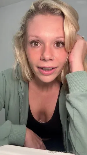 Miley OnlyFans Leaked Free Thumbnail Picture - #n85YsarvIV