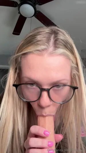 Miley OnlyFans Leaked Free Thumbnail Picture - #sQIAKCj8Wk