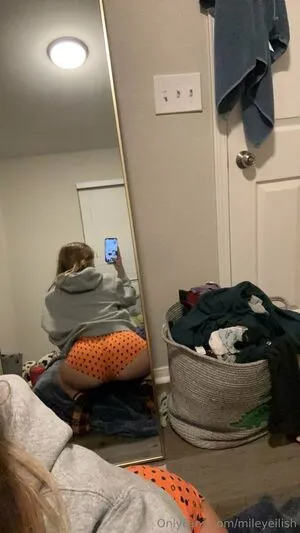 Mileyeilish OnlyFans Leaked Free Thumbnail Picture - #34bs0xfPLD
