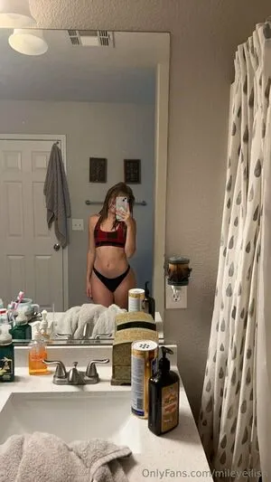 Mileyeilish OnlyFans Leaked Free Thumbnail Picture - #VRJV8AEXmf