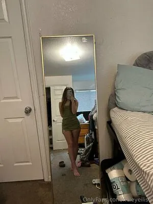 Mileyeilish OnlyFans Leaked Free Thumbnail Picture - #ht3xxmakMx