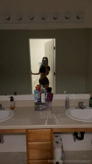 Mileyeilish OnlyFans Leaked Free Thumbnail Picture - #yH9KNsDVG1