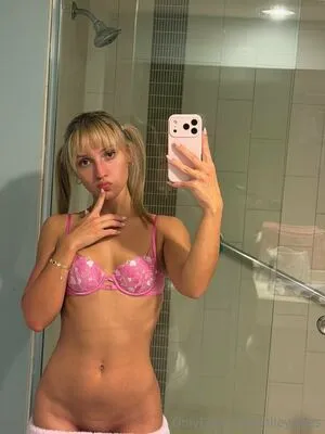 Mileyskies OnlyFans Leaked Free Thumbnail Picture - #6VSBR84FHv