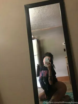 Milfmoneyhoney OnlyFans Leaked Free Thumbnail Picture - #O5ynp74GF3