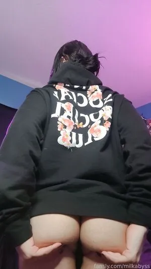 Milkabyss OnlyFans Leaked Free Thumbnail Picture - #4YGvwXHD3x