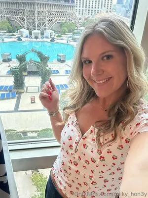 Milky Hon3y OnlyFans Leaked Free Thumbnail Picture - #HYtleiyEZX