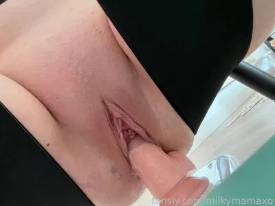 Milkymamaxo OnlyFans Leaked Free Thumbnail Picture - #1uwWmGKDyU