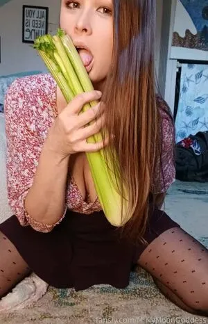 Milkymoongoddess OnlyFans Leaked Free Thumbnail Picture - #h5z9dJrLp9