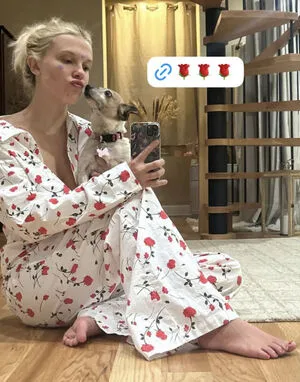 Millie Bobby Brown OnlyFans Leaked Free Thumbnail Picture - #1P0seX0X75