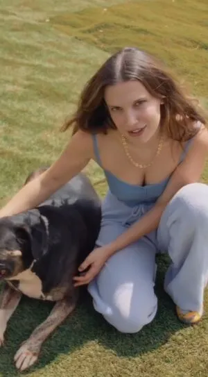 Millie Bobby Brown OnlyFans Leaked Free Thumbnail Picture - #4YwPgENppV