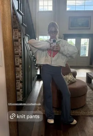 Millie Bobby Brown OnlyFans Leaked Free Thumbnail Picture - #4jk5rbh6Q1