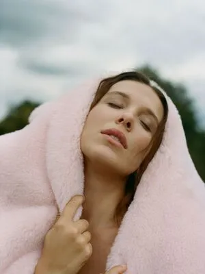 Millie Bobby Brown OnlyFans Leaked Free Thumbnail Picture - #4oDWEwf68m