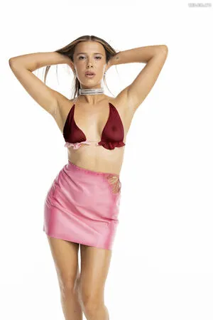 Millie Bobby Brown OnlyFans Leaked Free Thumbnail Picture - #9q9a7g1aSw