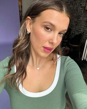 Millie Bobby Brown OnlyFans Leaked Free Thumbnail Picture - #Efxkc2ESX4
