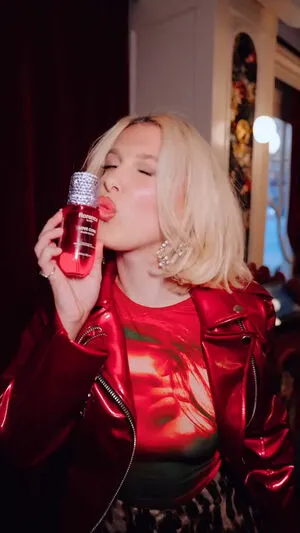 Millie Bobby Brown OnlyFans Leaked Free Thumbnail Picture - #HR19f8hzT9