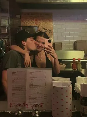 Millie Bobby Brown OnlyFans Leaked Free Thumbnail Picture - #IvWMogiRLE