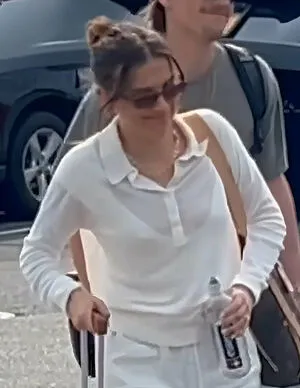 Millie Bobby Brown OnlyFans Leaked Free Thumbnail Picture - #Mxw1IID23n