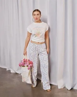 Millie Bobby Brown OnlyFans Leaked Free Thumbnail Picture - #Mza9NYHOol