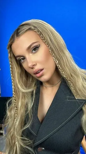 Millie Bobby Brown OnlyFans Leaked Free Thumbnail Picture - #RB08UbjRme