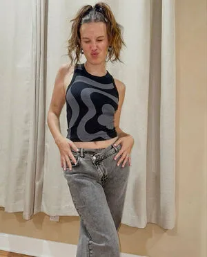 Millie Bobby Brown OnlyFans Leaked Free Thumbnail Picture - #S2Bd3JPWzY