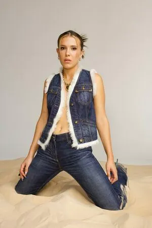 Millie Bobby Brown OnlyFans Leaked Free Thumbnail Picture - #TI2AKBwblt