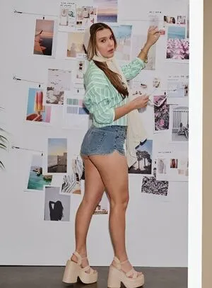 Millie Bobby Brown OnlyFans Leaked Free Thumbnail Picture - #TSV2H5ZPag