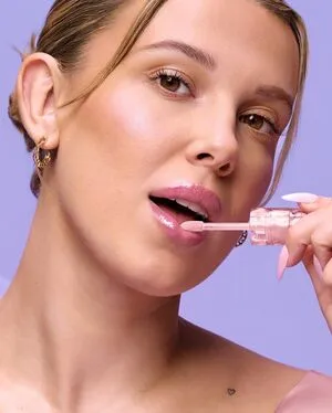 Millie Bobby Brown OnlyFans Leaked Free Thumbnail Picture - #XIVXS9sFrd