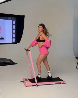 Millie Bobby Brown OnlyFans Leaked Free Thumbnail Picture - #XgdjFMNEM5