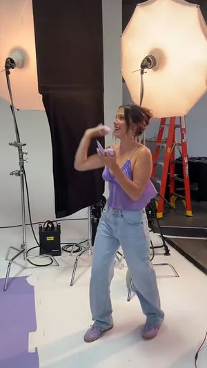 Millie Bobby Brown OnlyFans Leaked Free Thumbnail Picture - #YlRB1RUNIA