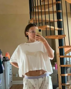 Millie Bobby Brown OnlyFans Leaked Free Thumbnail Picture - #amhV1keeqn