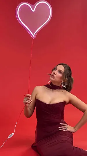 Millie Bobby Brown OnlyFans Leaked Free Thumbnail Picture - #pTv2KWx8AH