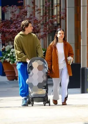 Millie Bobby Brown OnlyFans Leaked Free Thumbnail Picture - #pwvzPBUjpL