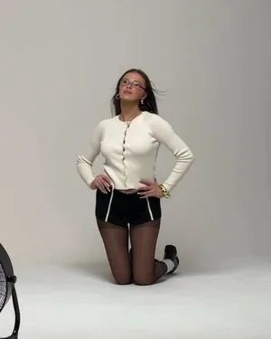 Millie Bobby Brown OnlyFans Leaked Free Thumbnail Picture - #sjfnHsK3ad