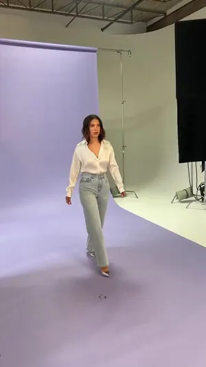 Millie Bobby Brown OnlyFans Leaked Free Thumbnail Picture - #v9ls7hwdnT