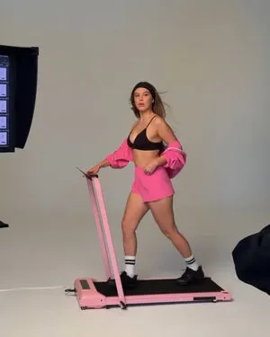 Millie Bobby Brown OnlyFans Leaked Free Thumbnail Picture - #yhnYPF7FNe