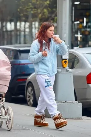 Millie Bobby Brown OnlyFans Leaked Free Thumbnail Picture - #yoH64JOspP