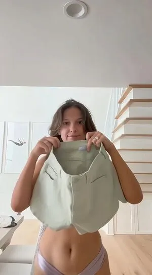 Millie Bobby Brown OnlyFans Leaked Free Thumbnail Picture - #yz4npCpoEh