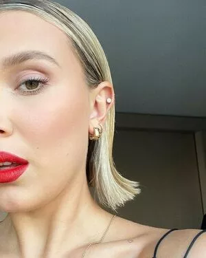 Millie Bobby Brown OnlyFans Leaked Free Thumbnail Picture - #72e4OFkmAD