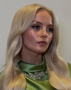 Millie Gibson OnlyFans Leaked Free Thumbnail Picture - #X6vb5XZkZ2