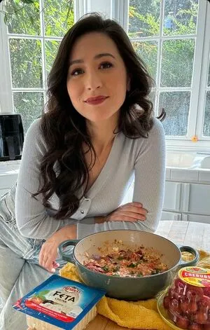 Mina Kimes OnlyFans Leaked Free Thumbnail Picture - #KngUp6z9No