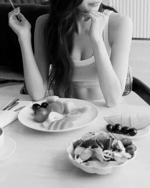 Minatozaki Sana OnlyFans Leaked Free Thumbnail Picture - #9G3p3Ylm1s