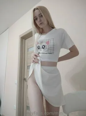 Mini Devil OnlyFans Leaked Free Thumbnail Picture - #5Okgor4Pnb