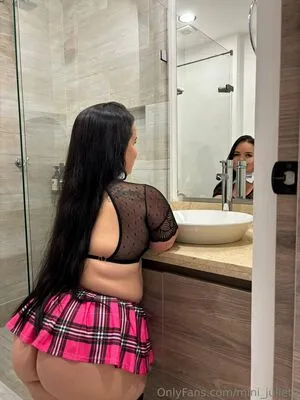 Mini Julieta OnlyFans Leaked Free Thumbnail Picture - #ftped8uasp